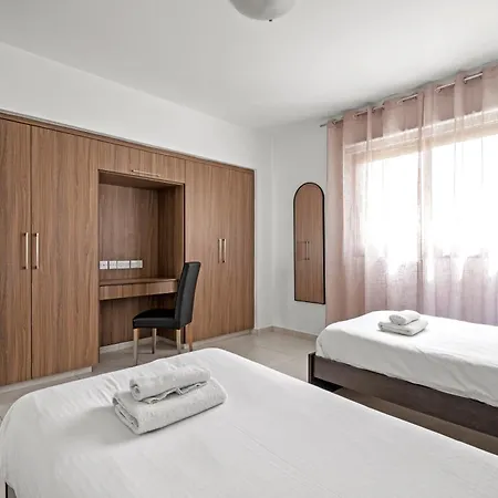 Apartment Downtown 2 Bedroom Larnaca