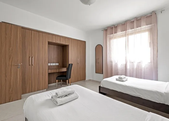 Daire Downtown 2 Bedroom Larnaca